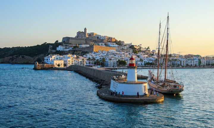 Ausblick auf Ibiza Stadt