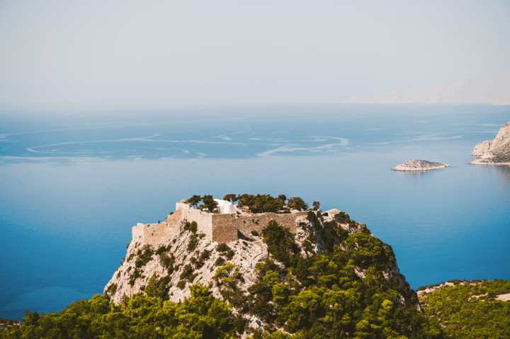 Blick auf Monolithos