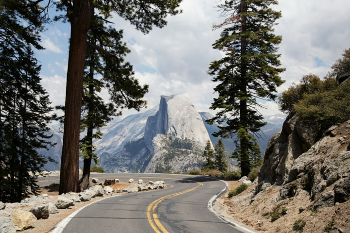 Straße zum Yosemite Nationalpark