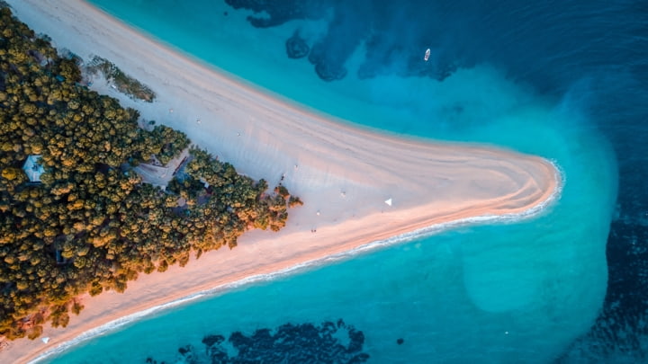 Zlatni Rat Beach