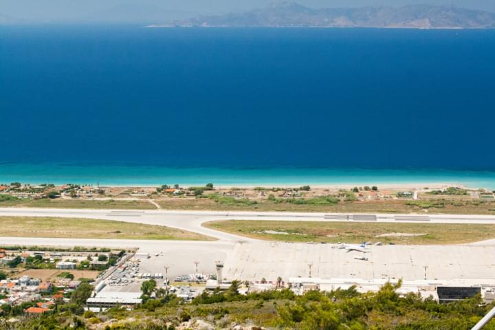 Flughafen direkt am Wasser