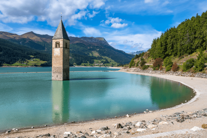 Der Kirchturm im Reschensee