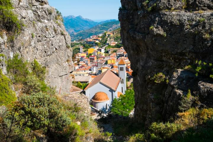 Das versteckte Dorf Nuoro