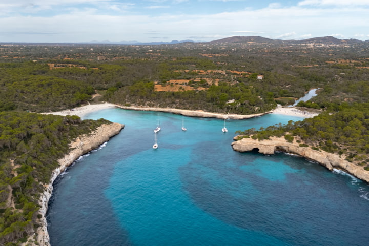 Die Buchten Cala Mondragó und S’Amarador