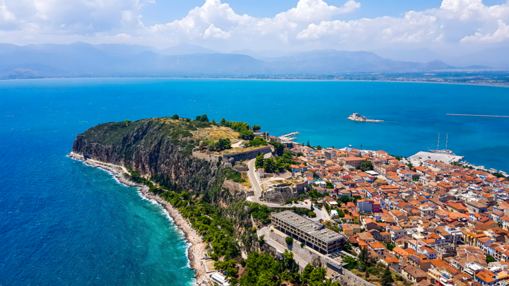 Blick auf die Landzunge von Nafplio