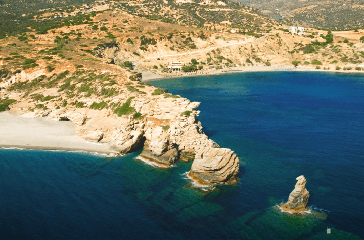 Die drei Felsen am Triopetra Strand