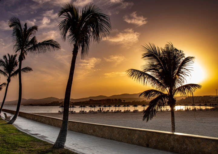 Promenade am Strand