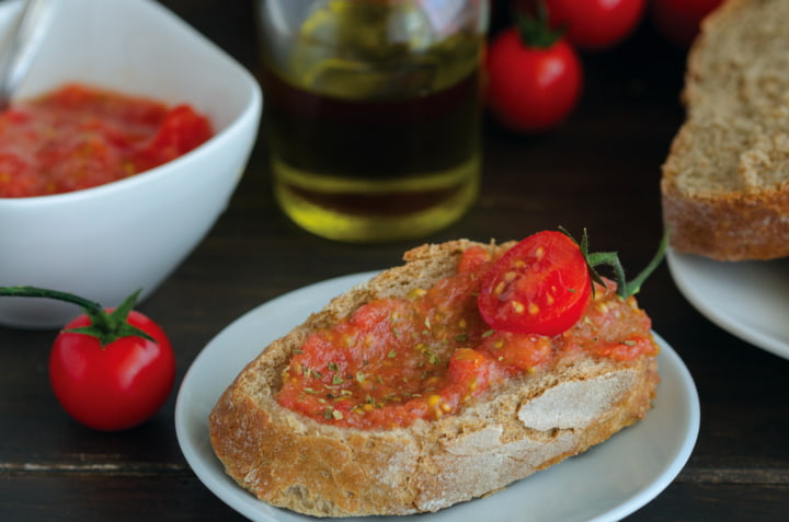 Pan con Tomate