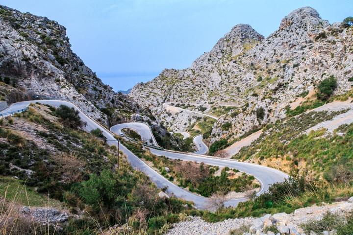 Serpentinenstraße auf Mallorca