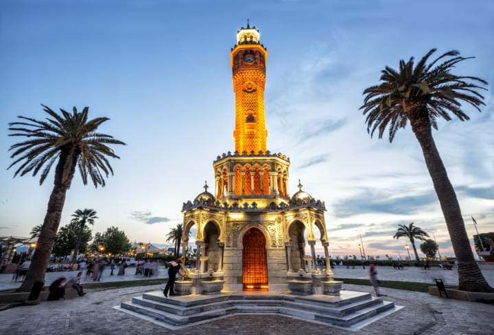 Historischer Fahrstuhlturm in Izmir