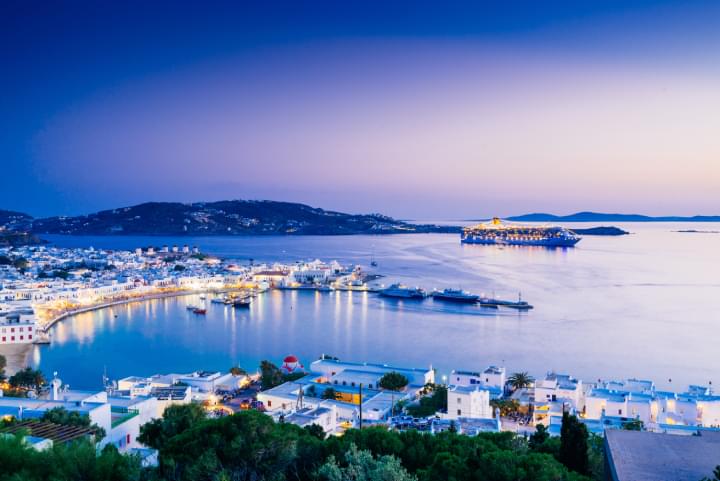 Ausblick auf Mykonos bei Nacht