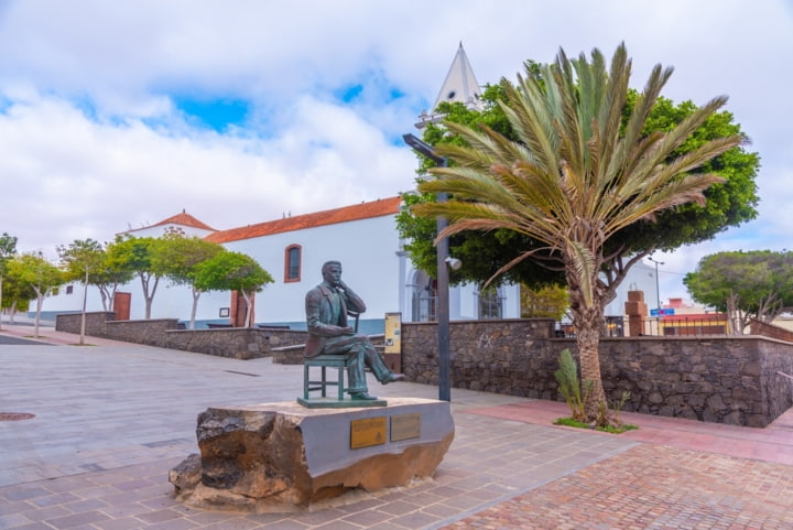 Statue von Manuel Valezquez Cabrera