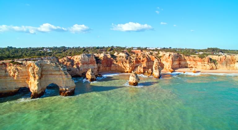 Zeigt ein Bild der Destination Algarve